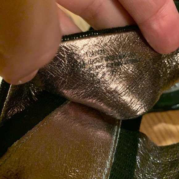 Sofft 9.5 black leather two strap sandals slide 4” high heels shimmery sexy EUC - Picture 14 of 14